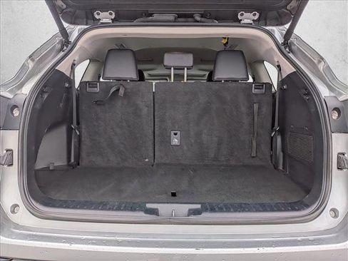 Used 2024 Toyota Highlander XLE image 7
