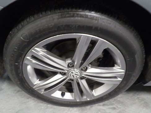 Used 2020 Volkswagen Jetta R-Line w/ R-Line Cold Weather Package image 21