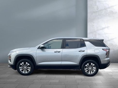 Used 2026 Chevrolet Equinox LT image 3