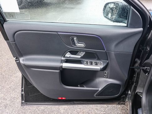 Used 2025 Mercedes-Benz GLA 250 image 22