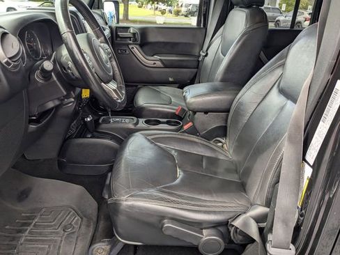 Used 2018 Jeep Wrangler Unlimited Sahara image 14