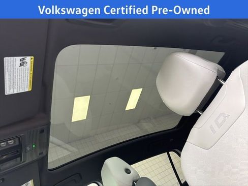 Certified 2021 Volkswagen ID.4 Pro S w/ Gradient Package image 18