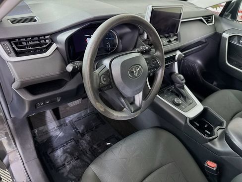 Used 2023 Toyota RAV4 XLE AWD/4WD image 17