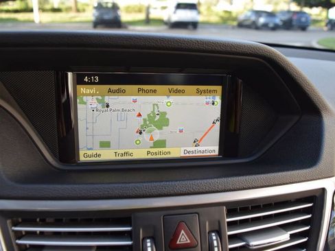 Used 2010 Mercedes-Benz E 350 4MATIC Sedan image 59