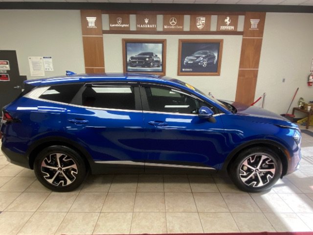 Used 2023 Kia Sportage EX FWD image 3