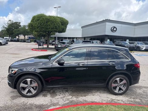 Used 2019 Mercedes-Benz GLC 300 image 2