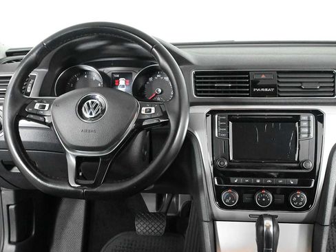 Used 2019 Volkswagen Passat 2.0T Wolfsburg FWD image 3