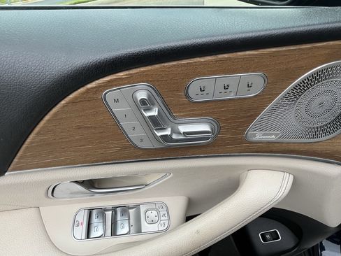 Used 2021 Mercedes-Benz GLS 450 4MATIC image 8