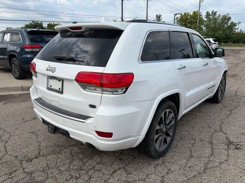 Used 2017 Jeep Grand Cherokee Overland AWD/4WD image 5