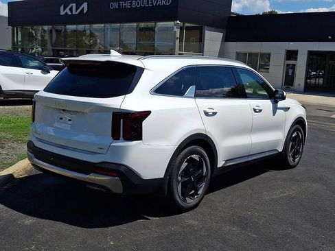 Certified 2026 Kia Sorento EX w/ EX Premium Package AWD/4WD image 6