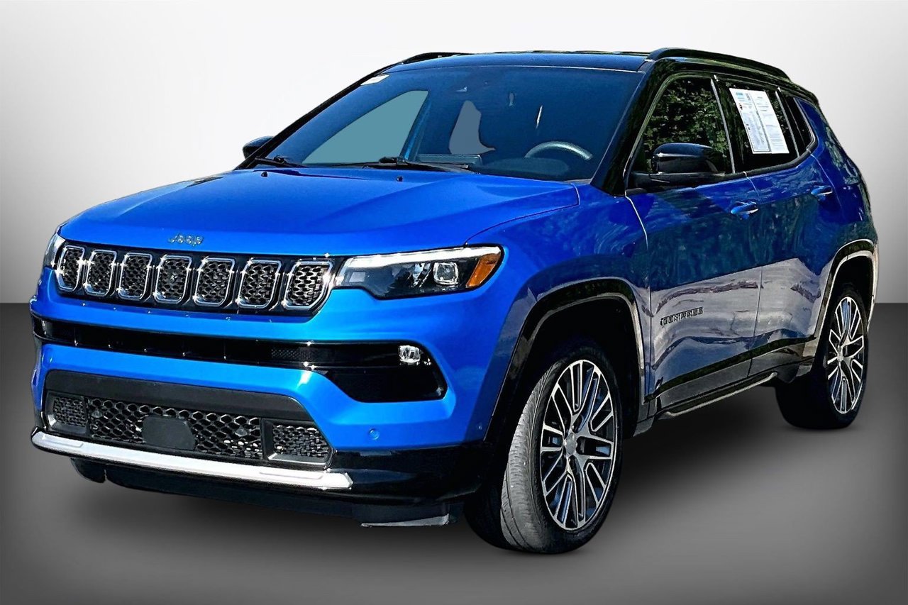Used 2024 Jeep Compass Limited w/ Elite Group AWD/4WD image 4