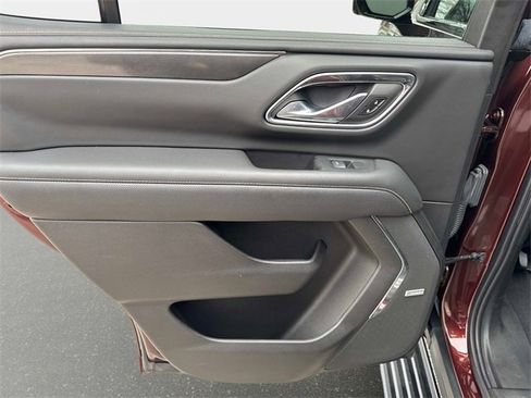 Used 2023 GMC Yukon AT4 w/ Technology Package image 12