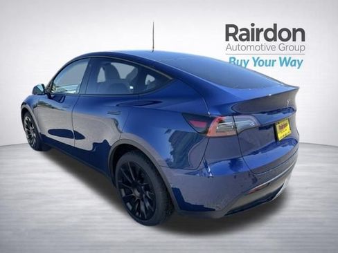 Used 2022 Tesla Model Y Long Range AWD/4WD image 5