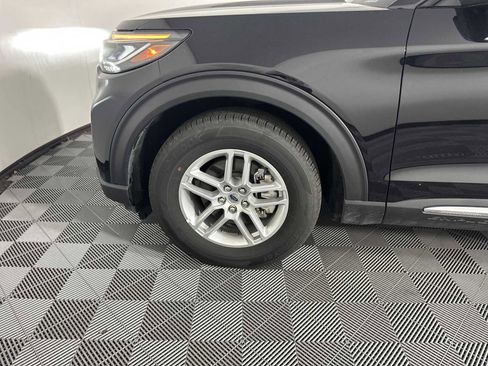 Used 2025 Ford Explorer Active image 10