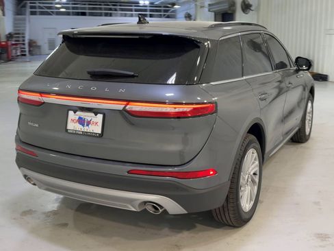 New 2026 Lincoln Corsair Premiere image 9