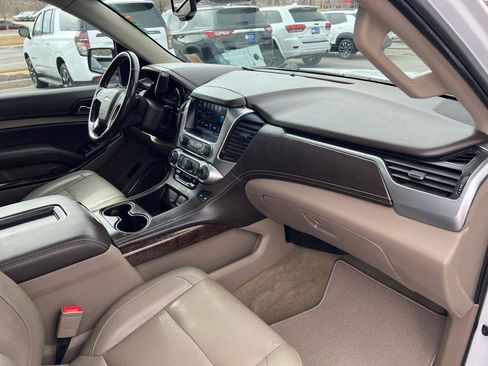 Used 2018 Chevrolet Suburban LT w/ LT Signature Package image 31