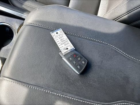 Used 2025 Chevrolet Tahoe LT AWD/4WD image 9