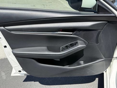 Used 2021 MAZDA MAZDA3 s FWD image 33
