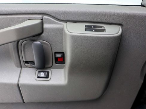 Used 2017 Chevrolet Express 3500 LT w/ LT Preferred Equipment Group RWD image 20