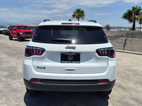 Used 2026 Jeep Compass Latitude AWD/4WD image 5