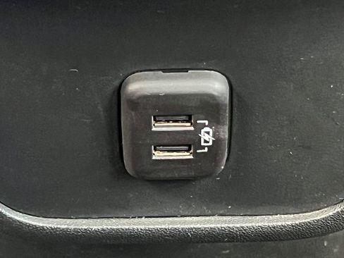 Certified 2023 GMC Terrain SLE w/ Driver Convenience Package AWD/4WD image 37