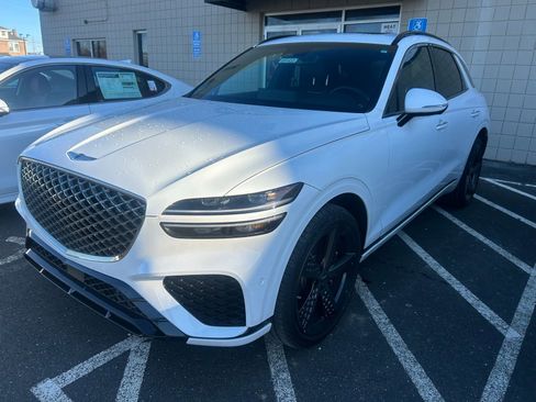 Used 2025 Genesis GV70 3.5T Sport w/ Sport Advanced Package image 3