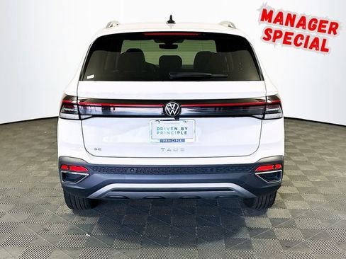 Used 2025 Volkswagen Taos SE FWD image 7