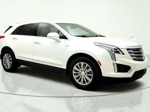 Used 2019 Cadillac XT5 Luxury FWD image 3