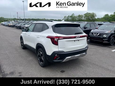 Used 2024 Kia Seltos EX FWD image 7