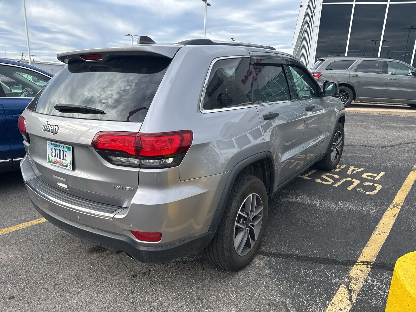 Used 2021 Jeep Grand Cherokee Limited w/ Premium Lighting Group AWD/4WD image 4