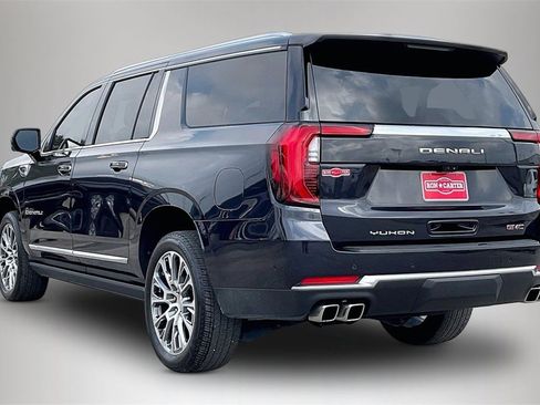 Used 2025 GMC Yukon XL Denali w/ Denali Reserve Package image 4
