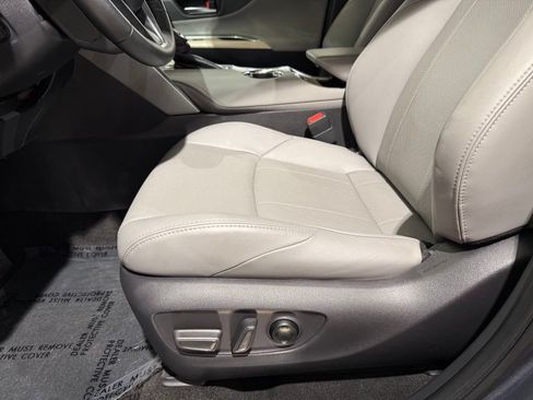 Certified 2023 Toyota Venza Limited AWD/4WD image 14
