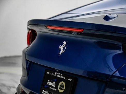 Used 2022 Ferrari 812 GTS RWD image 19