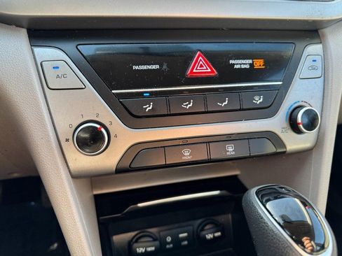 Used 2018 Hyundai Elantra SEL FWD image 18