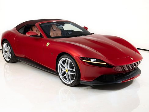 Certified 2025 Ferrari Roma Spider RWD image 23
