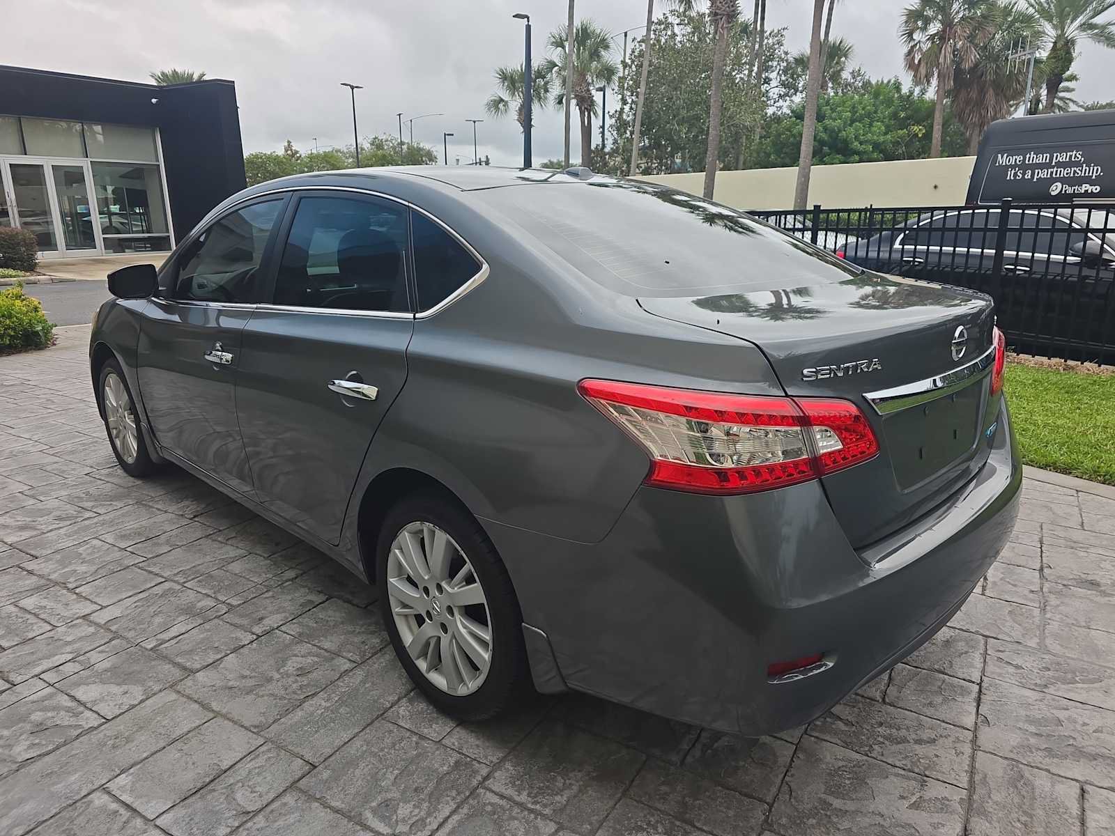 Used 2014 Nissan Sentra SL w/ Premium Package FWD image 7