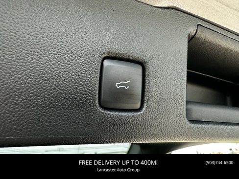 Used 2021 Ford Escape SE w/ SE Sport Appearance Package image 35