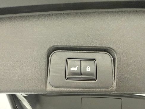 Used 2024 Nissan Rogue SV AWD/4WD image 11