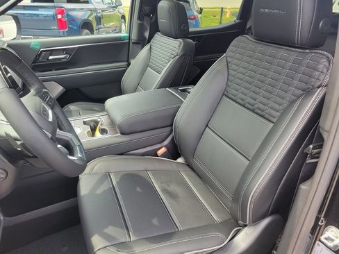 New 2025 GMC Sierra EV Denali AWD/4WD image 11