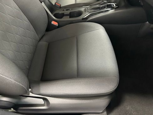 Used 2025 Toyota Corolla LE image 59