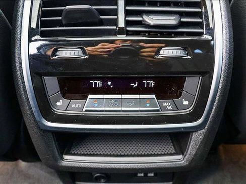 Used 2025 BMW X7 M60i AWD/4WD image 23