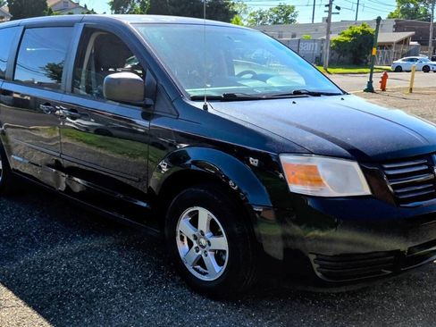 Used 2010 Dodge Grand Caravan SE FWD image 4