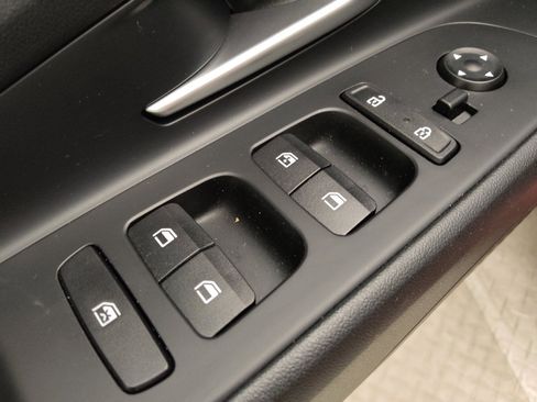 Used 2023 Hyundai Elantra SEL image 27