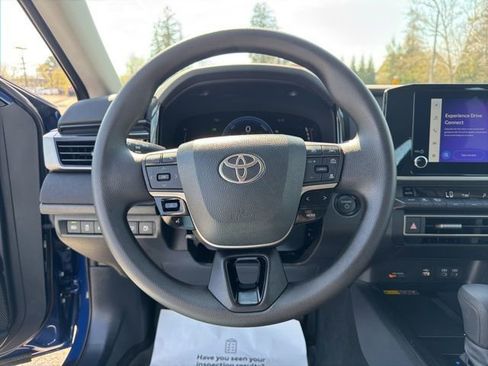 Used 2025 Toyota Camry LE image 23