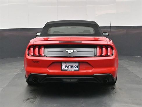 Used 2023 Ford Mustang Premium image 5