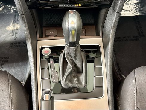 Used 2022 Volkswagen Passat 2.0T SE image 19