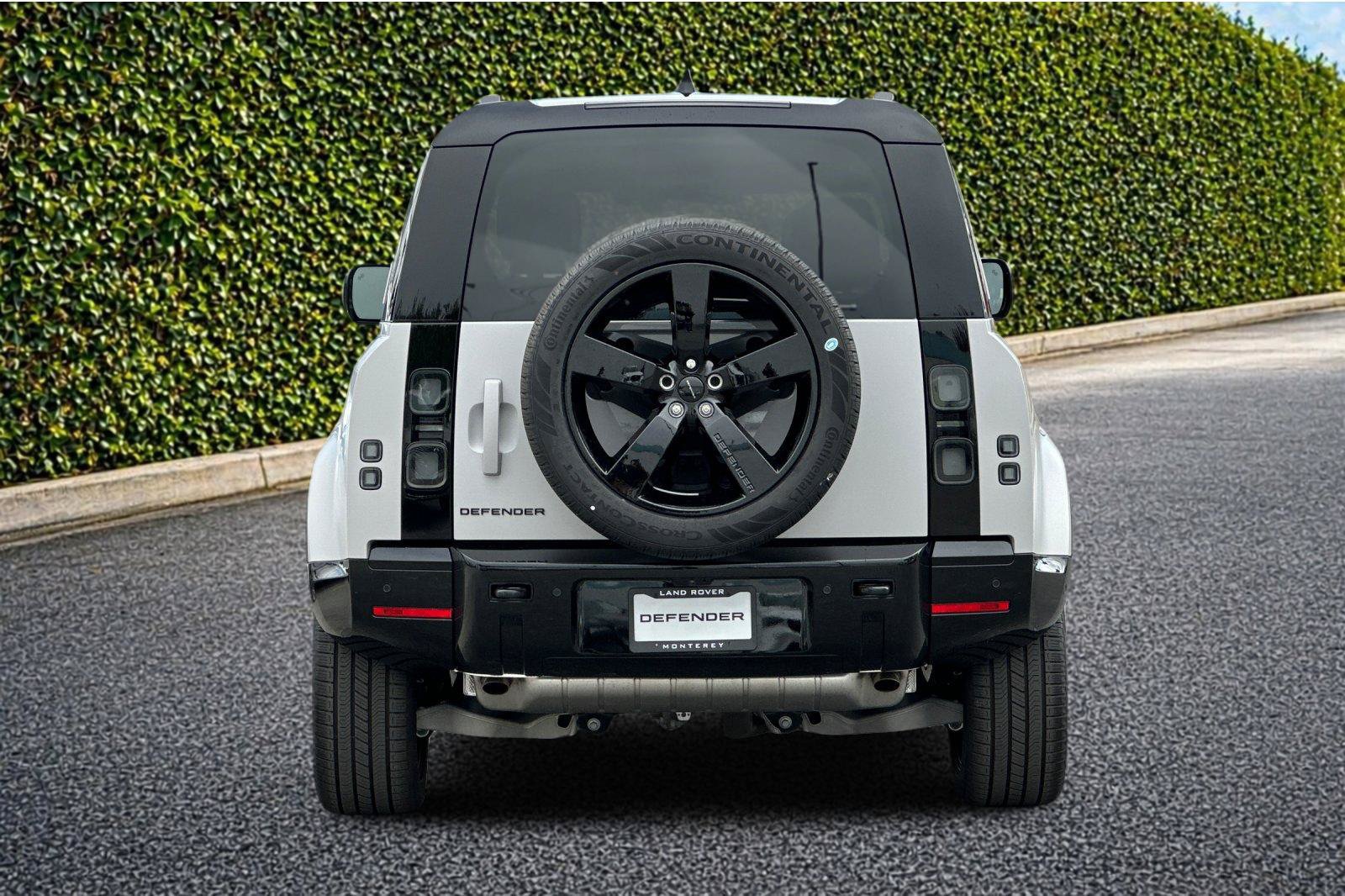 New 2026 Land Rover Defender 110 X-Dynamic SE AWD/4WD image 5