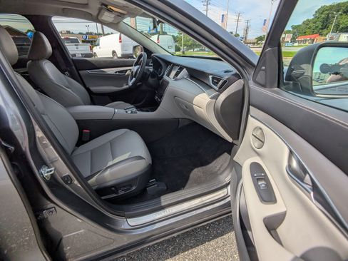 Used 2023 INFINITI QX50 Luxe AWD/4WD image 13