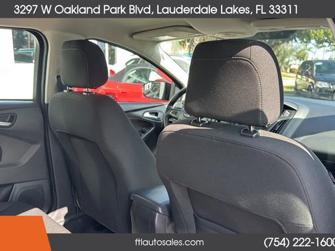Used 2018 Ford Focus SE image 38