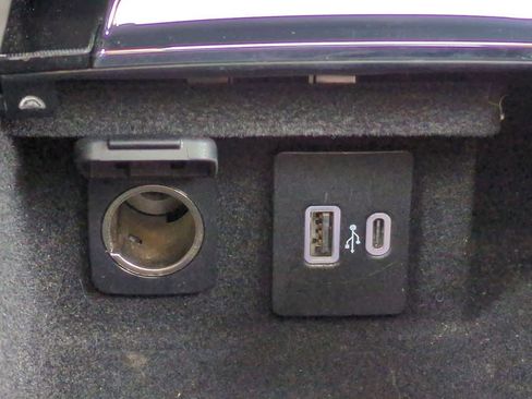 Used 2022 Lincoln Corsair Reserve w/ Equipment Group 201A image 32